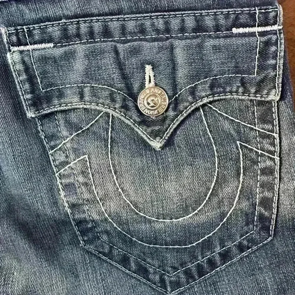 True Religion “Skinny” With Flap Jeans With Distressing And Patches Size 28 EUC!